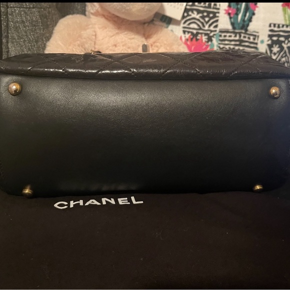 Authentic CHANEL LAMBSKIN shoulder/cross body bag & Certificate of authenticity - Picture 8 of 16